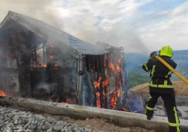 Тячівські рятувальники ліквідували пожежу у лазні