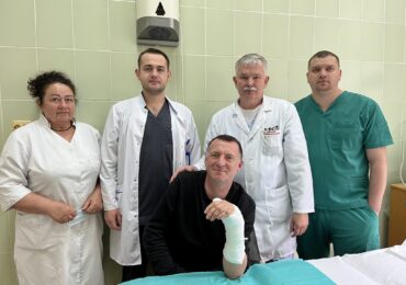У Закарпатській обласній клінічній лікарні успішно виконали реконструктивну операцію захиснику