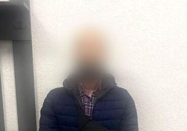 У Мукачеві затримали зловмисника, який вистрілив у свого сусіда