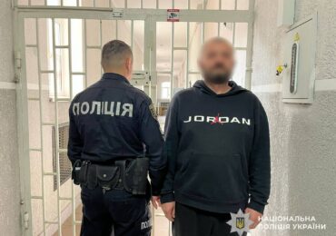 Поліцейські Мукачівщини затримали раніше судимого чоловіка, який завдав ножового поранення своєму сину