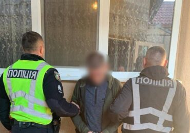 У Виноградові чоловік вдарив знайомого ножем у шию, постраждалий помер у лікарні