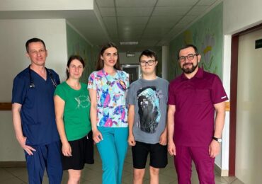 Закарпатські лікарі врятували життя 16-річному хлопцю з рідкісною патологією