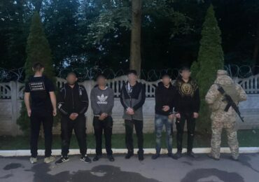 На кордоні зі Словаччиною затримали групу порушників, яких вів неповнолітній провідник