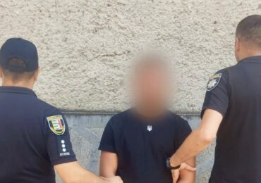 На Закарпатті чоловік проник у дитячий табір і вчинив розпусні дії щодо двох малолітніх дівчат