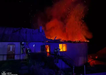 На Мукачівщині рятувальники ліквідували пожежу житлового будинку