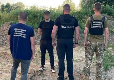 Поблизу кордону зі Словаччиною затримано переправника разом з «клієнтом»