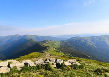 Тим часом у Карпатах: на високогір'ї температура повітря +15°C