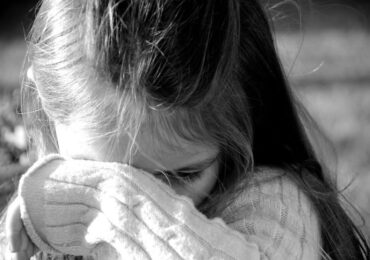 На Мукачівщині мати віддала доньку до благодійного фонду, бо не хоче виховувати дитину