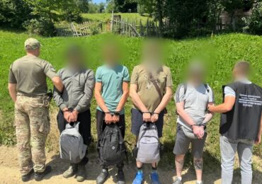 На Закарпатті затримали чотирьох порушників кордону та їх переправників