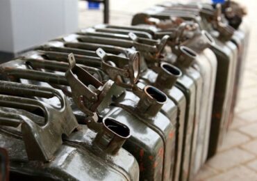 На Закарпатті прокуратура викрила схему розтрати палива Укрзалізниці на понад півмільйона гривень
