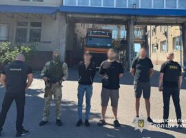 На Закарпатті затримали зловмисника, який намагався підкупити прикордонника для незаконного переправлення осіб через кордон