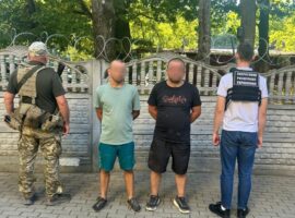 Поблизу кордону зі Словаччиною затримали двох порушників на самокатах
