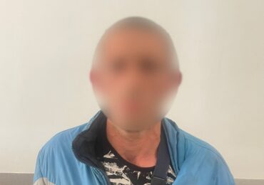 У Виноградові чоловік побив та пограбував пенсіонерку