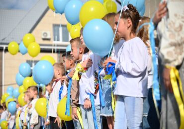Понад 11 тисяч першокласників пішли до школи на Закарпатті