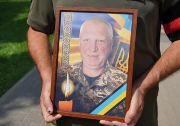 В Ужгороді попрощалися із полеглим Героєм Олександром Катринцем