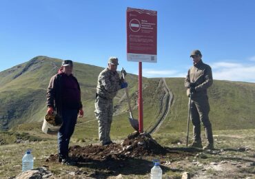 У Карпатах встановили нові знаки задля запобігання джипінгу