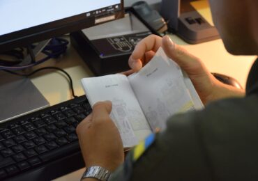 На кордоні з Угорщиною затримали розшукувану за підозрою у крадіжці закарпатку