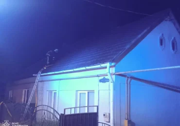 Мукачівські рятувальники запобігли поширенню пожежі на житловий будинок