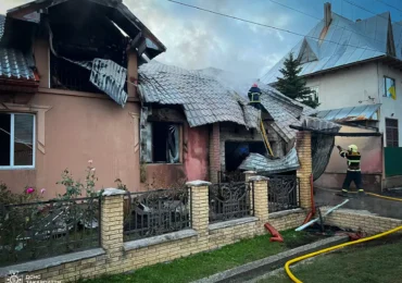На Хустщині горів житловий будинок