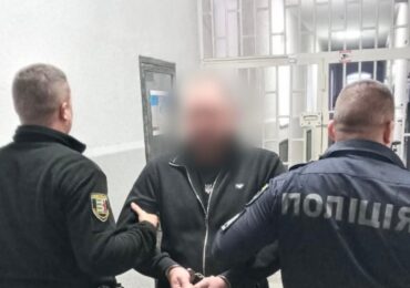 У Перечині чоловік погрожував пневматичною гвинтівкою незнайомим чоловікам