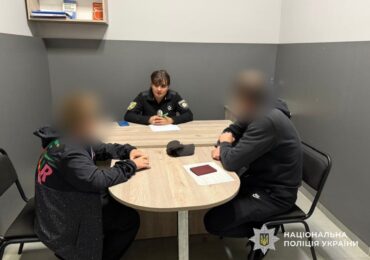 У Мукачеві підліток стріляв із револьвера просто на вулиці