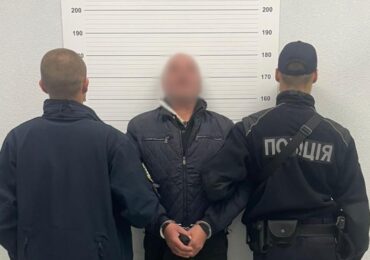 В Ужгороді раніше судимий зловмисник пограбував чоловіка з інвалідністю