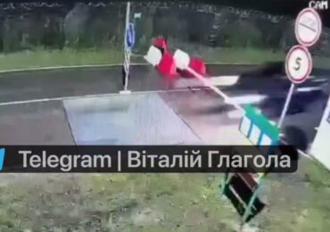 На Закарпатті мобілізований адвокат протаранив шлагбауми й утік до Угорщини