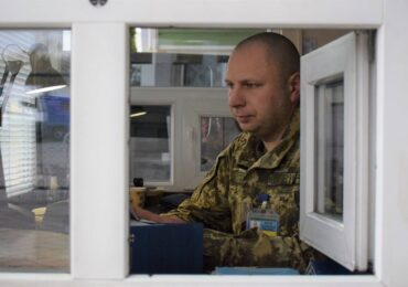 На кордоні з Угорщиною виявили дві спроби виїзду за ймовірно підробленими документами та спробу підкупу прикордонного наряду