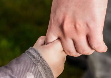 «Шлях батьківства»: в Україні стартувала програма для розвитку навичок батьківства