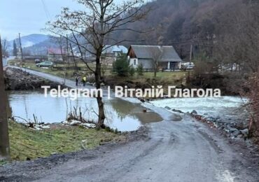На Мукачівщині тимчасову переправу між Підполоззям і Жденієвом підтопило
