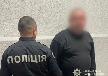 Поліція Берегівщини затримала керівника підрозділу банку, який організував схему перевезення осіб в інкасаторському авто