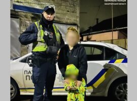 У Мукачеві вночі виявили малолітніх дітей без нагляду матері