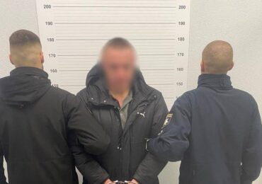 В Ужгороді затримали зловмисника, який під час візиту в гості пограбував жінку