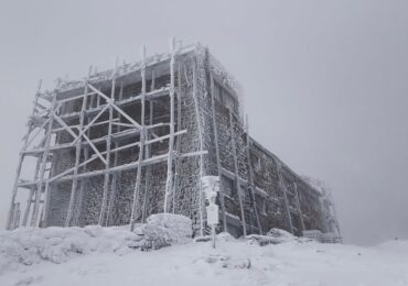 На високогір'ї Карпат температура повітря -3°C