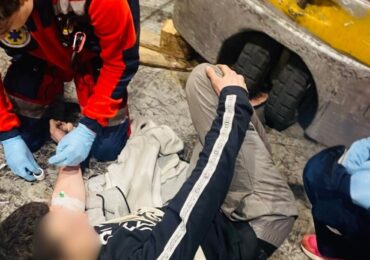 В Ужгороді 18-річного юнака затиснуло ногу навантажувачем