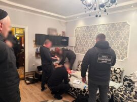 На Закарпатті правоохоронці викрили канал незаконного переправлення осіб через кордон