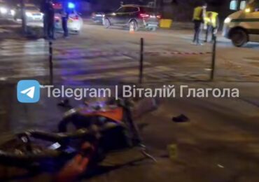 ДТП в Ужгороді: інкасаторський автомобіль збив мотоцикліста на перехресті