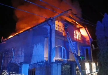 В селі Велика Добронь вогнеборці ліквідували пожежу в житловому будинку