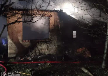 На Берегівщині вогнеборці загасили пожежу в господарській споруді