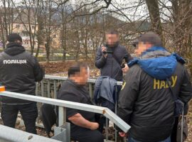 Хабар за «потрібне» рішення: на Закарпатті підозрюється суддя