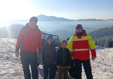 Рятувальники та поліція знайшли двох зниклих дітей після кількох днів пошуків