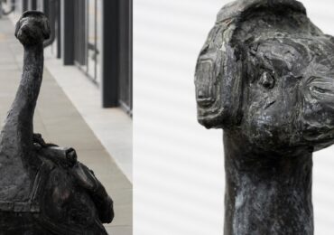 У Мукачеві встановили четвертого бронзового гусака