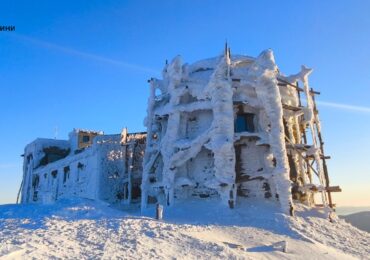 На високогір'ї Карпат температура повітря -10°C
