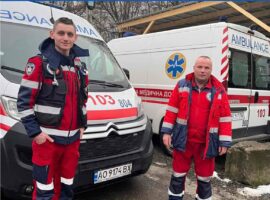 На Закарпатті медики «швидкої» прийняли пологи вдома