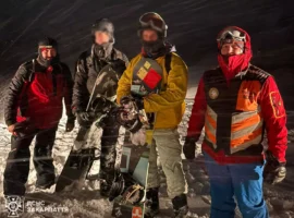 Рятувальнии допомогли двом сноубордистам, які заблукали під час катання на Драгобраті