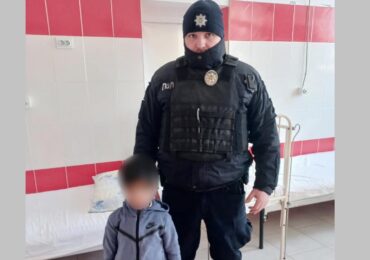 У Мукачеві на вулиці знайшли 4-річного хлопчика без супроводу дорослих