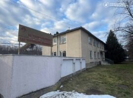 На Закарпатті ВПО живе в холоді та платить комунальні за МТП через відмову громади