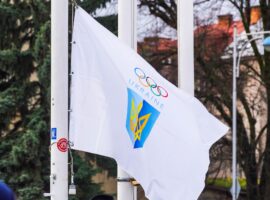 Олімпійський прапор сьогодні підняли в Ужгороді з нагоди відкриття Зимових Олімпійських ігор-2026 в Італії