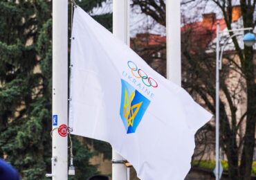 Олімпійський прапор сьогодні підняли в Ужгороді з нагоди відкриття Зимових Олімпійських ігор-2026 в Італії