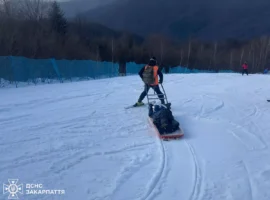 Гірські рятувальники надали допомогу лижнику, який травмувався на Красії